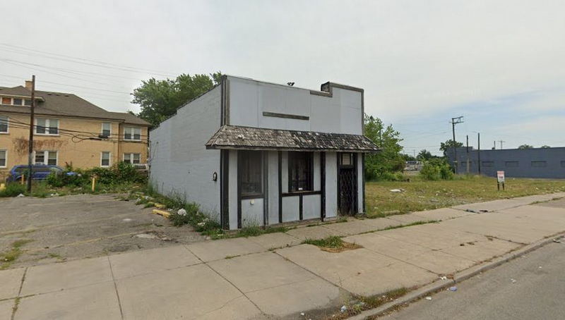 White Tower Hamburgers - Detroit - 17348 Woodward Ave (newer photo)